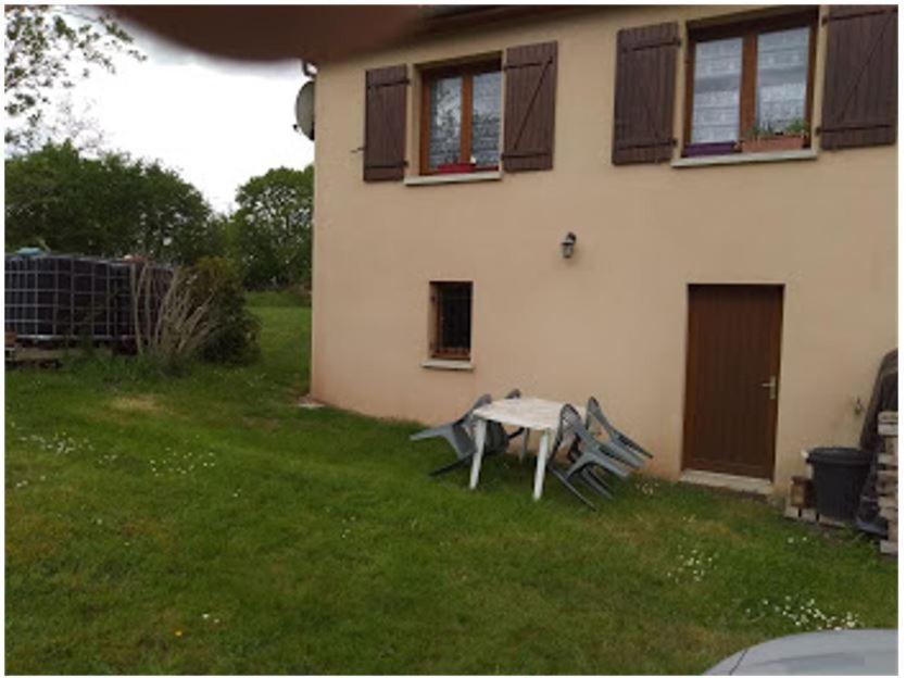 Chez Yannick Appartement Oradour-sur-Glane Buitenkant foto